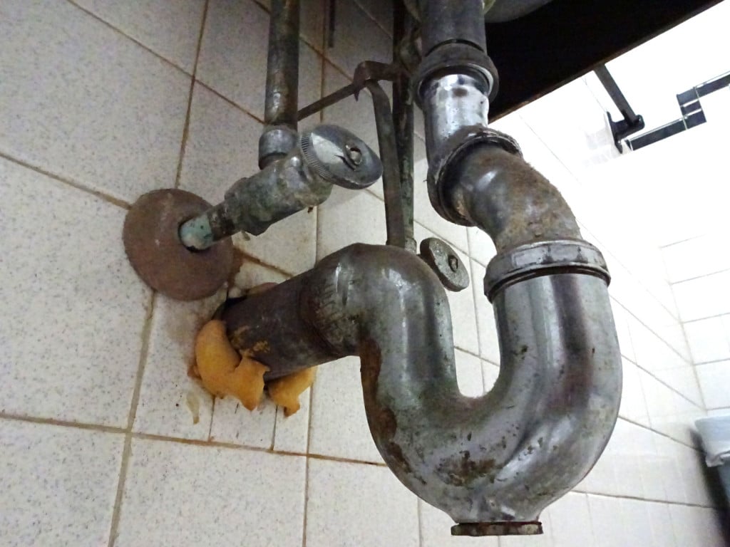 metal bathroom sink drain pipe
